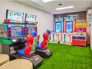 �y�Q�[���R�[�i�[�z�q������l���y�����Q�[���R�[�i�[���������܂��B