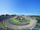 鈴鹿サーキットまでは、車で約60分