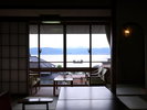 ■【スタンダード・和室】10畳+広縁/〜5名 イメージ(お部屋の位置により眺望は若干異なります)