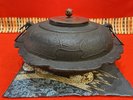 NHK大河ドラマ「麒麟がくる」でも紹介された天下一の名物「古天明平蜘蛛」を展示しています。