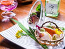 【夕食刺身】何といっても魚介類は新鮮そのもの。真鶴であがった季節の魚をお楽しみください。