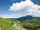 車山から白樺湖を眺める