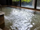 【大浴場】「殿の湯」内湯: 少し塩味のある柔らかな温泉