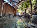 【大浴場】「姫の湯」露天風呂:コンパクトながらも十分な癒しの空間