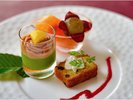 季節の果物とスイーツ