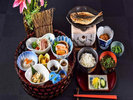 地元出身のシェフが趣向を凝らした『和洋折衷ディナー』伊豆の名産と旬の食材の融合をお楽しみください