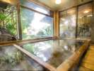 お風呂「ひのきの湯」（大浴場）大観荘の温泉は女性に優しい美肌の湯でございます。