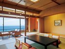 岬の館標準和室。12帖のゆったりした和室で全客室とも窓面が日本海に面しています。