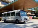 城崎温泉駅から特急の到着時間に合わせた無料バス送迎、スムーズなアクセスをご提供。※往復とも事前予約制