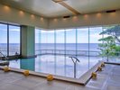 【女性大浴場:内湯】おとひめは高台からの水平線が綺麗に見渡せる見晴らしの良い大浴場です。