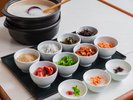 お粥の薬味も種類豊富に揃えております!
