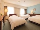 トリプルルーム☆28u☆大人3名☆ ベッド2台+エキストラベッド1台