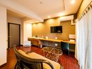 �yAsian Modern�z�A�W�A���ȍʂ�̂������ٍ͈��֗����悤�ȕ��͋C�B
