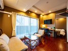 �yAsian Modern�z���C�h�ȃ��r���O���[���ŊJ���I�ȃA�W�A���̋C���𖞋i�B