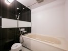 �ySUITE Room Rosewood�z�S�n�悭�\���ȍL��������o�X���[���Ŕ��������t���b�V���B