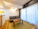 �yJapanese Modern�z�L�X�Ƃ������r���O�ŁA�a�̐S�������Ȃ��烊���b�N�X�B