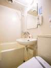 各トイレには、便座消毒ディスペンサーを設置しています
