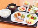 【朝食盛り付け例】和洋バランスよくお選びいただけます♪