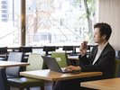 【館内施設】朝食会場は12:00〜22:00までワーキングスペースとして利用可能