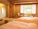 【2025年4月改装】和室スーペリアツイン 客室ごとに異なる床の間アートもお楽しみの一つ