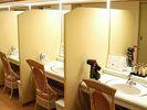女性専用パウダールーム。ReFa、ヤーマン、ダイソンのドライヤーを揃えており大変好評いただいております