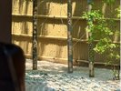 檜の湯 オリジナル竹灯籠(夜に優しく灯り、昼とは違った趣。ご縁の国しまねらしいハートの飾りも)