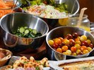 【朝食】新鮮野菜 オリジナルドレッシングを掛けてお楽しみください