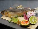 夏の極上会席 すだちでさっぱりといただく夏の風物詩、高津川鮎の塩焼き