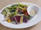 インルームダイニング/ご昼食・ご夕食 温野菜の盛り合わせ 読谷村特産味噌風味のバーニャカウダソース
