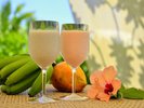 ショップ&カフェ サンドイッチ、スムージー等テイクアウトもできるカフェメニューをご用意しております。