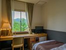 【末広亭シングルルーム】一人旅やビジネスも快適に。シモンズ社製ベッドを備えた12平米シングル客室です。