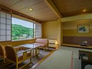 【雅亭和室12.5畳】月岡の街並みを眺めながらお連れ様との会話をお楽しみください