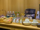 【GENJI香専用ラウンジ】ラウンジ内のドリンク、お茶菓子は夜と朝で異なるラインナップをご用意