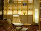 【GENJI香専用ラウンジ】こだわりのイスやソファの中からお気に入りを見つけてください