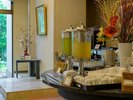 【フリードリンクコーナー】お茶、紅茶、ジュースなど自由にお楽しみください(営業時間15:00〜18:00)