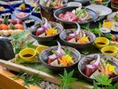 【夕食ビュッフェ】日本海の新鮮なお造りや、板前が握るお寿司をお楽しみください。