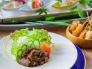 【夕食ビュッフェ】A4ランク以上のにいがた和牛「新発田牛」使用のミートサラダは清風園オリジナル