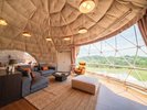 グランドスイート:リビングルームと寝室が分かれた広い居住空間