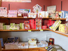 #売店 館内売店では、地元の名産品やお土産をご購入いただけます。
