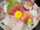 #秋_単品 旬の魚を盛り合わせた、季節のお造り。