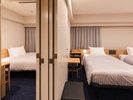 【全室禁煙】コネクト◇客室内で往来可能◇110cm幅ベッド2台&140cm幅ダブルベッド1台■ 客室面積:30.0u