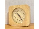 カチカチ音がしない見やすいアナログ時計です。
