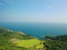 日向岬グリーンパーク米の山展望台から飛び立つパラグライダーが見られることもあります