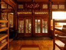 登録有形文化財「桃山風呂」脱衣所