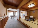 8畳+リビング付|8畳の和室にリビングルームを備えたお部屋です