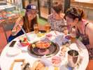 大人気!プールサイドでBBQ!盛り上がること間違いなし★
