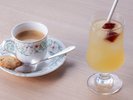 【ランチ&ディナーメニュー】ソフトドリンクは400円から。滞在中のひと休みにリフレッシュとしてどうぞ