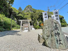 浦神社 地元浦村のの氏神さん:境内の岩清水が老眼や疲れ目など、目の病によいという信仰があります