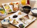 朝食盛り付け例