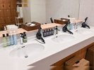 脱衣所には便利なアメニティをご用意しております